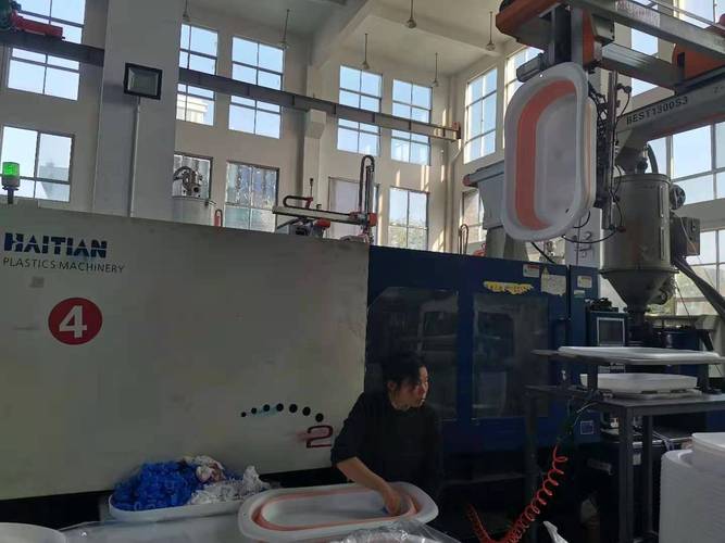 臺(tái)州市峰特塑業(yè)